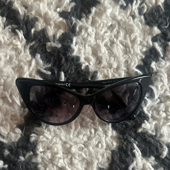 Tom Ford Glossy Black Cat-Eye Sunglasses